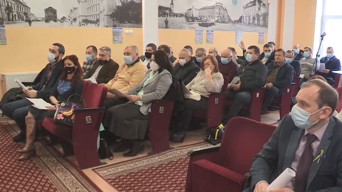 Рада Берегівської міської ТГ провела тривале засідання. ВІДЕО