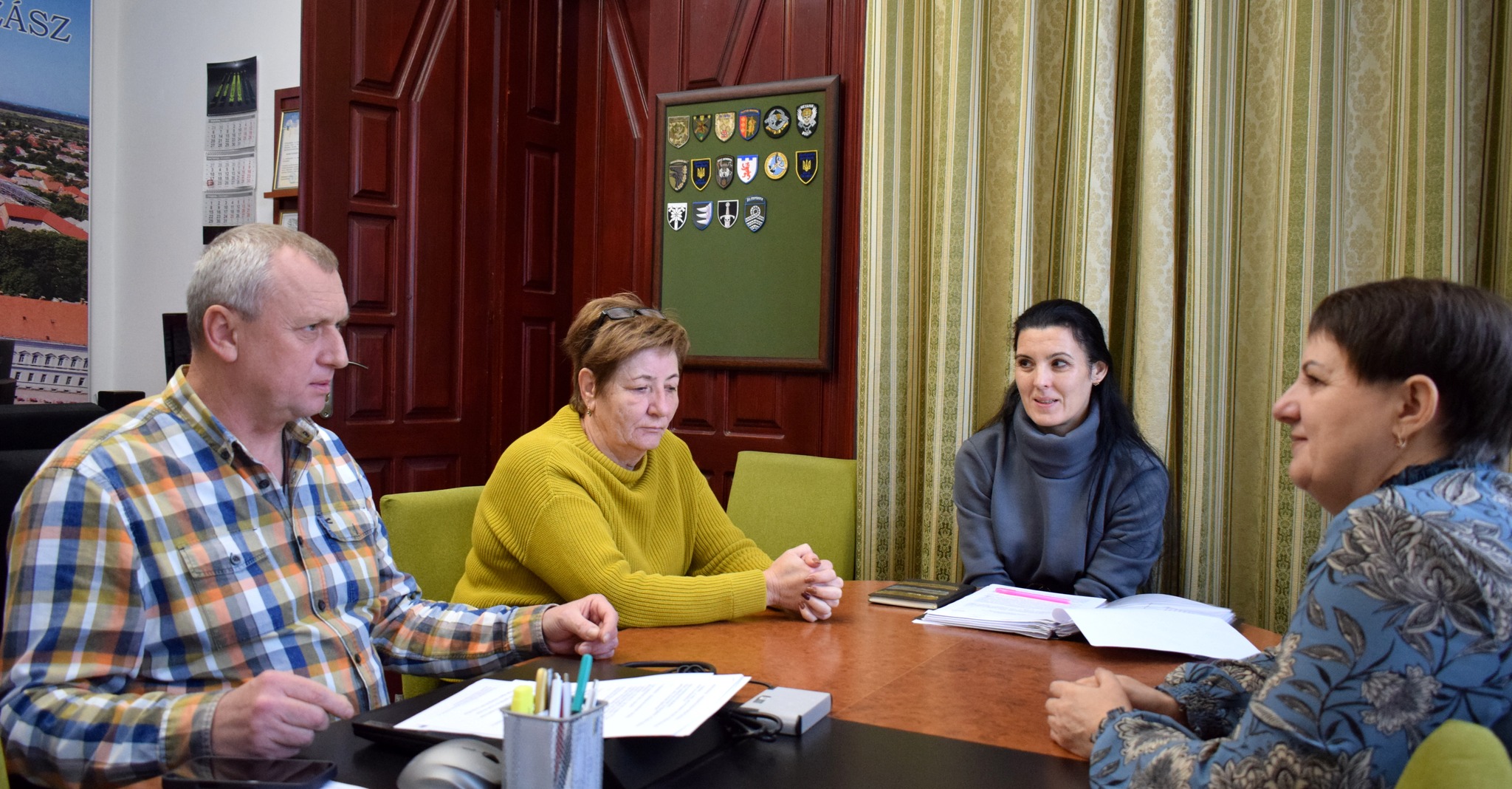 Берегівський міський голова зустрівся із старостою Миколаївського старостинського округу Берестівської сільради				
   
Політика