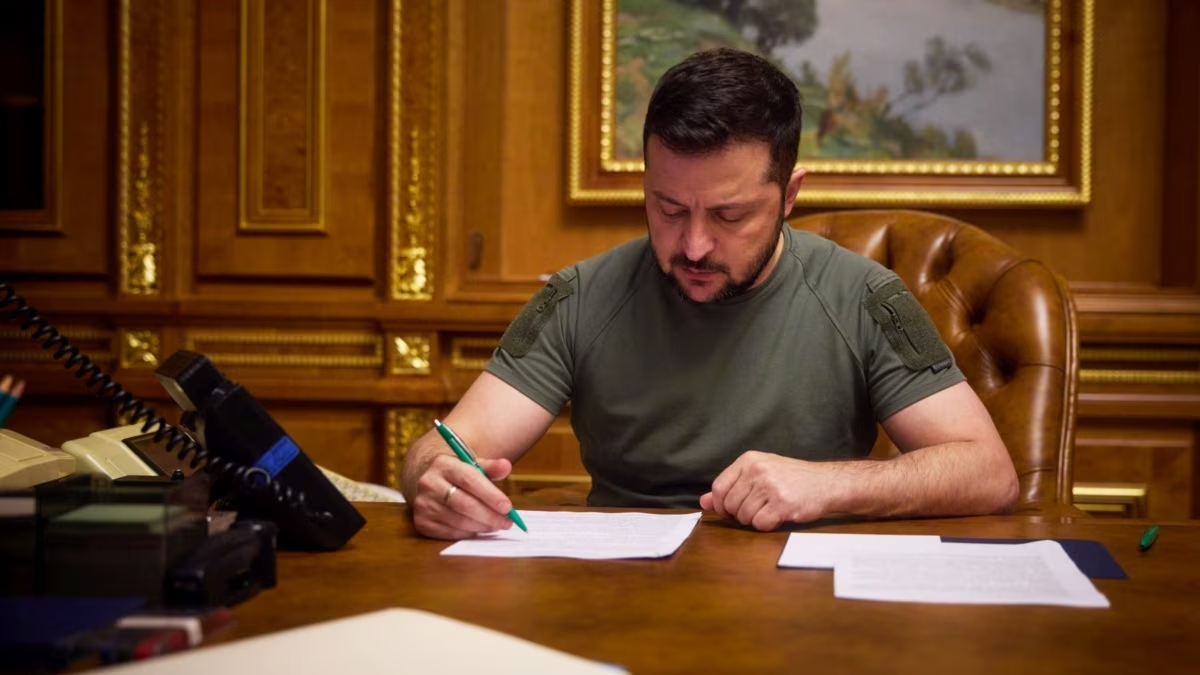 181006