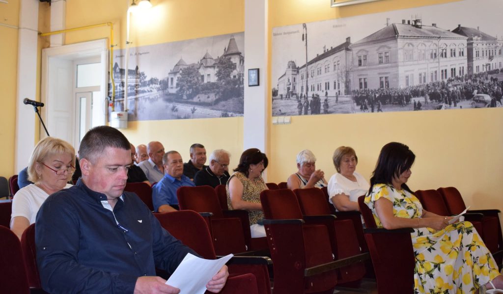 У Берегові виділили допомогу малозабезпеченим, військовим та родинам загиблих захисників